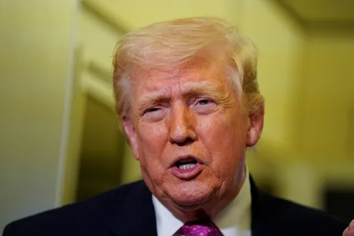 US renews warning to Iran over Strait of Hormuz closure