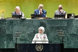 جهان با پیشگامی امینه اردوغان روز جهانی زباله صفر را گرامی می‌دارد