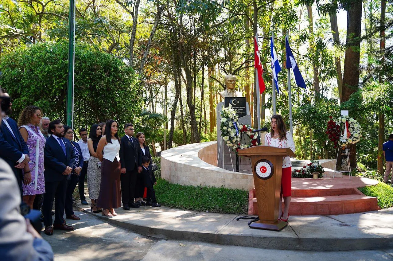 La Plaza de Türkiye se inaugura en la capital de El Salvador como símbolo de amistad de ambos países