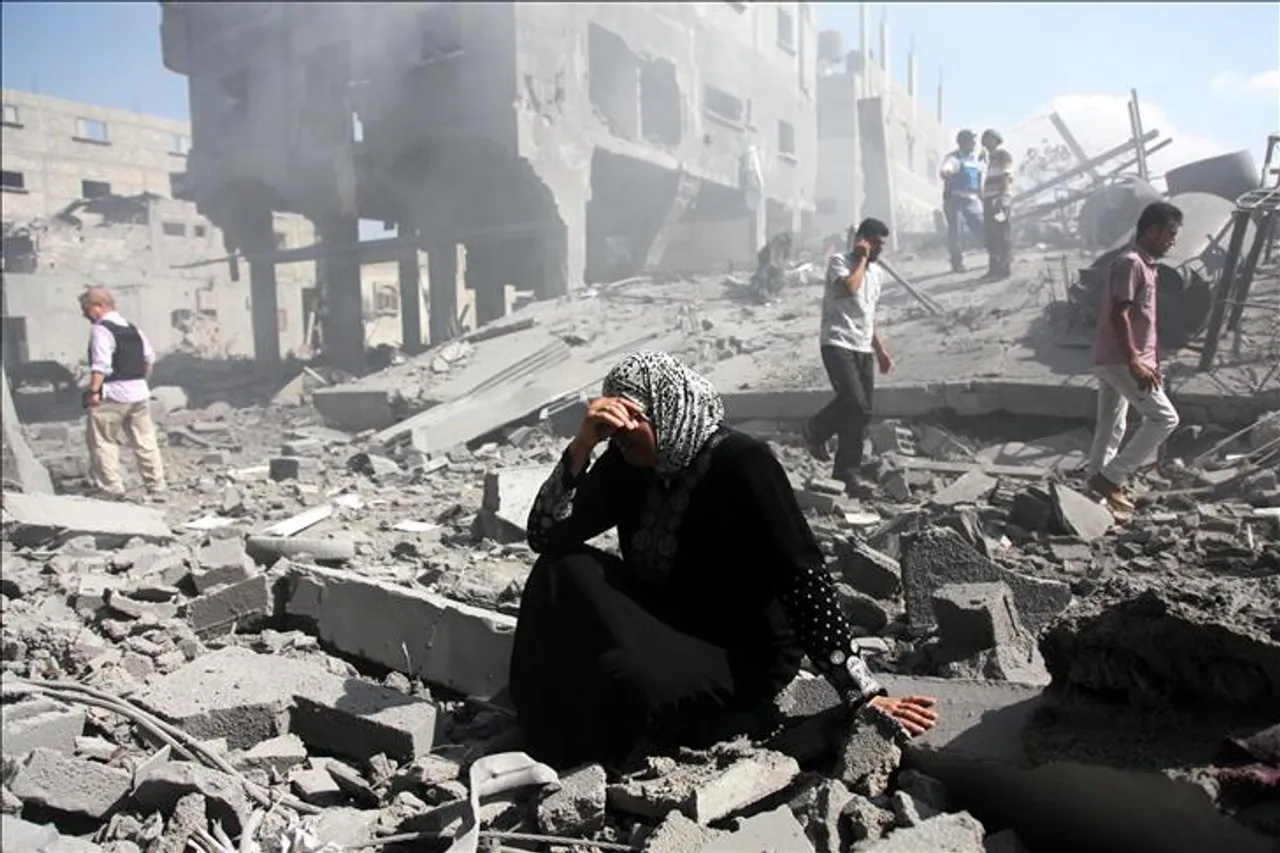 استشهاد فلسطينية وإصابة طفل بقصف وإطلاق نار إسرائيلي في قطاع غزة