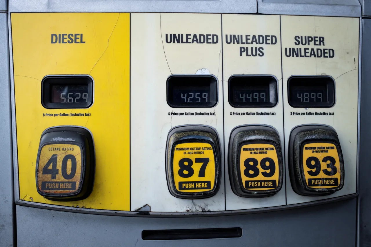 رشد بازارهای جهانی و افت قیمت نفت در پی سیگنال‌های پایان احتمالی جنگ ایران