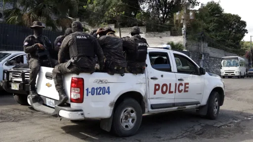 Gaitidä bandalar qan qoyunda, kimendä, 70 keşe ülgän, 30 keşe yaralanğan