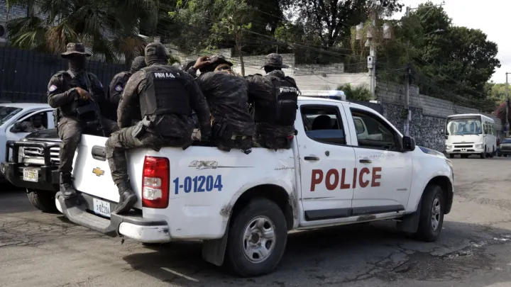 Gaitidä bandalar qan qoyunda, kimendä, 70 keşe ülgän, 30 keşe yaralanğan