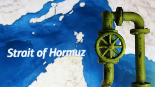 تصویب طرح اخذ عوارض از تنگه هرمز در کمیسیون امنیت مجلس ایران