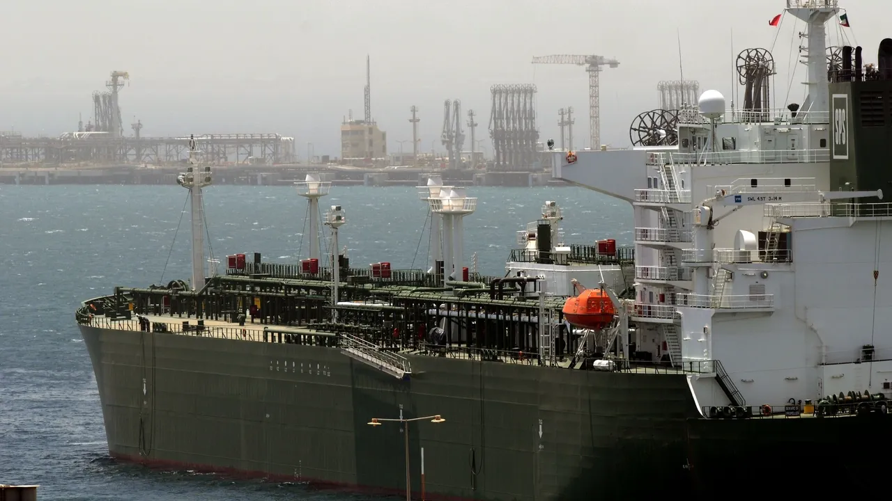 Иран Кувейттің мұнай танкеріне соққы берді