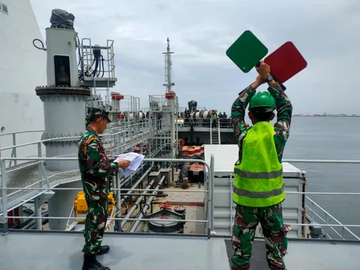 TNI AL gelar latihan terpadu di Selat Singapura