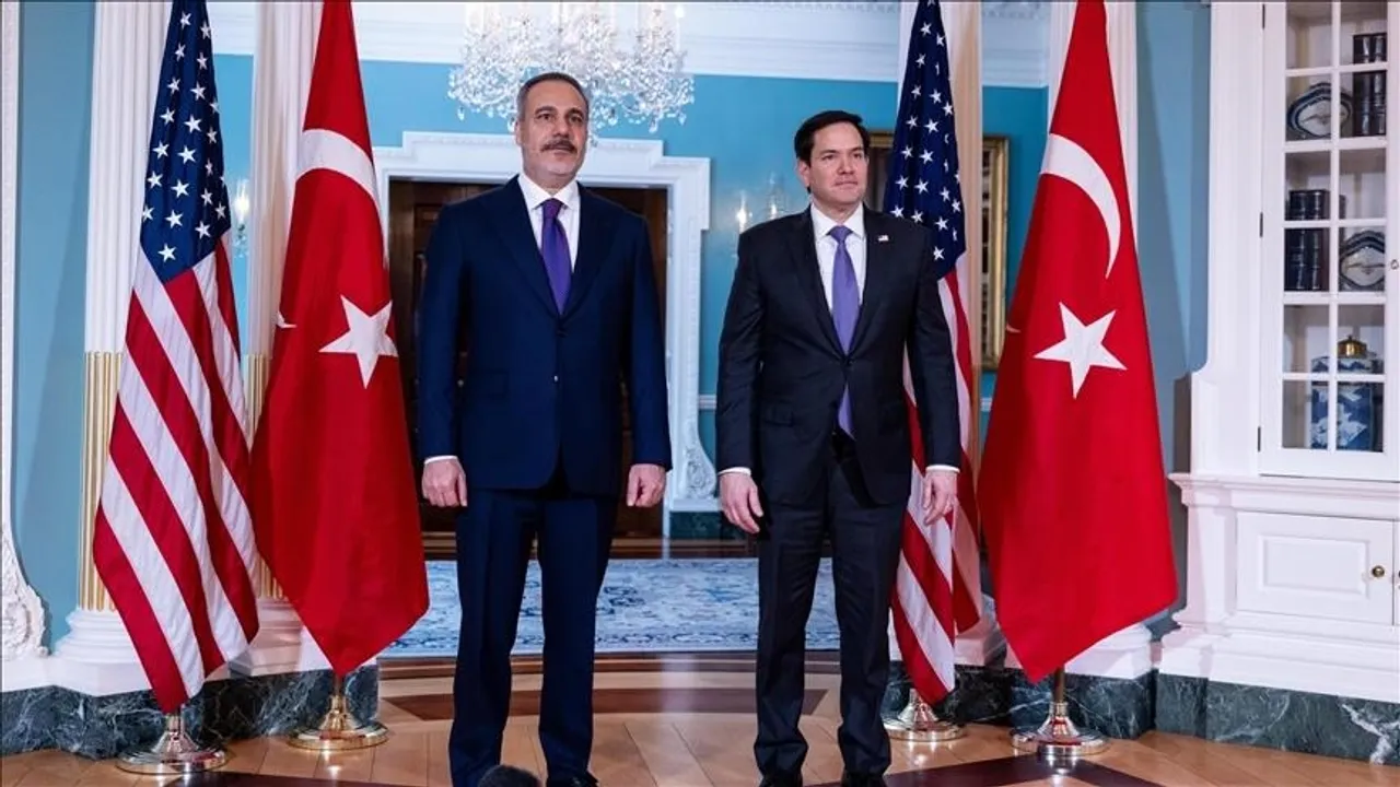 فيدان وروبيو يبحثان التطورات بالمنطقة والصاروخ الإيراني الذي حيّدته تركيا