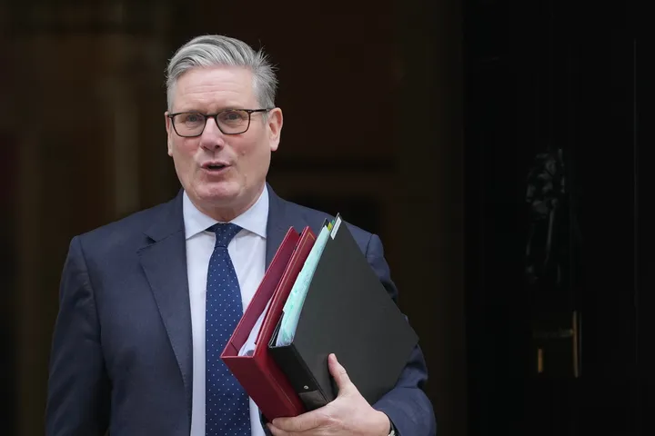 Kryeministri britanik: Nuk do t’i bashkohet luftës pa bazë ligjore dhe plan të qartë