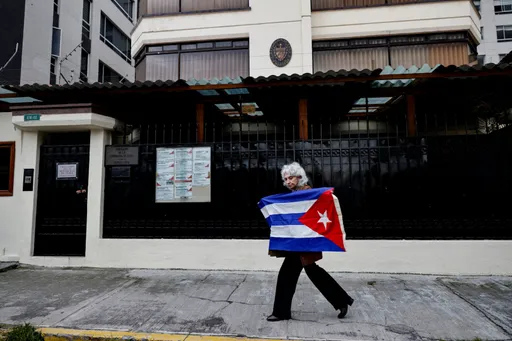 Ecuador expulsa a embajador de Cuba, en una escalada diplomática antes de reunión clave con EE.UU.