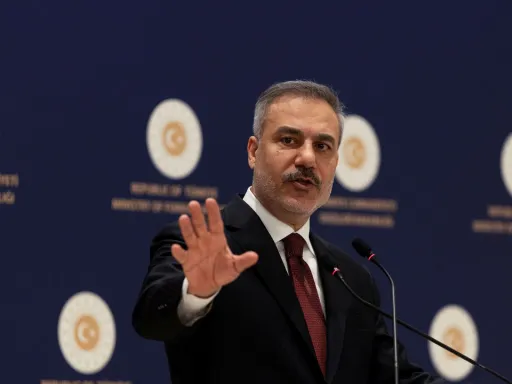 Fidan: Pressão para mudança de regime no Irão irá desencadear "cenários muito mais perigosos"