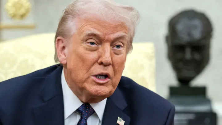 ترامپ: در صورت لزوم نیروی دریایی آمریکا نفتکش‌ها را در تنگه هرمز اسکورت می‌کند