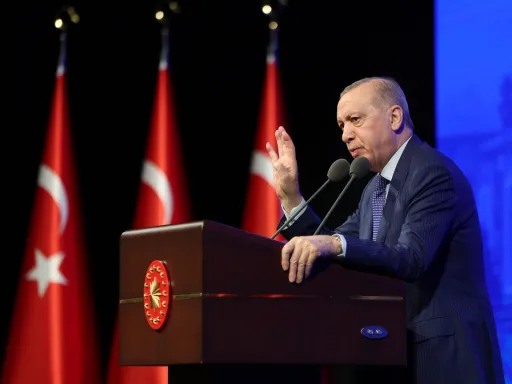 エルドアン大統領：「トルコは『平和重視の外交』で問題解決に取り組んでいる」