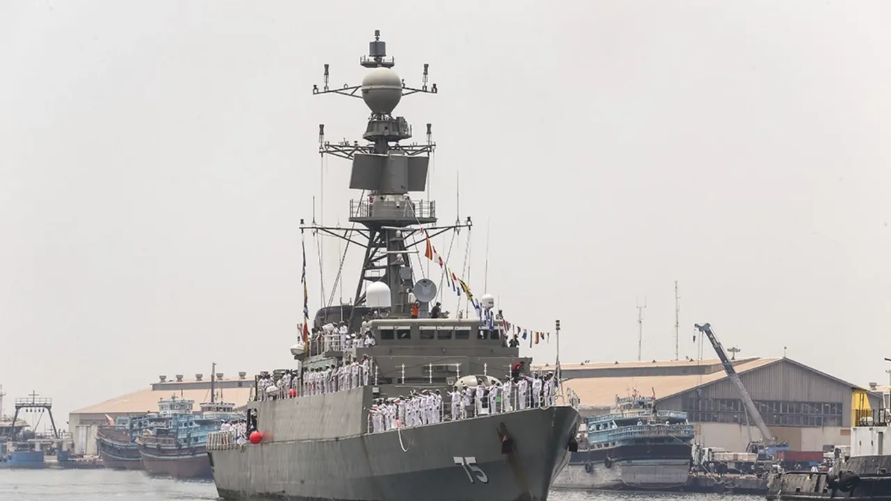 Иранский фрегат пошел ко дну у берегов Шри-Ланки