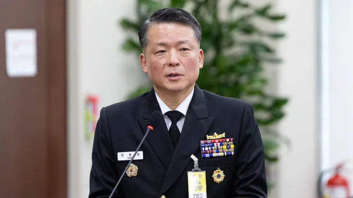 Marinha sul-coreana suspende comandante por alegado papel na tentativa falhada de impor lei marcial