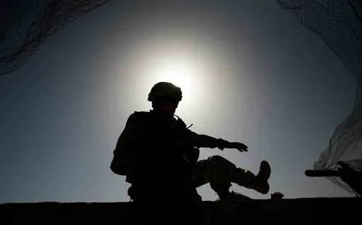 Les États-Unis identifient deux autres soldats tués dans une frappe de drone au Koweït