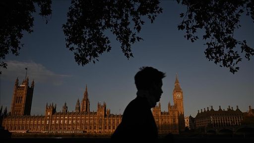 Britania ofron pagesa deri në 55 000 dollarë për largimin e familjeve me azil të refuzuar