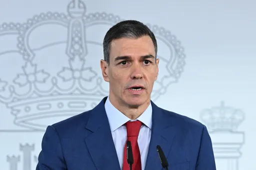 Испанският премиер отхвърля „сляпото подчинение“ на САЩ, заявявайки „Не на войната“