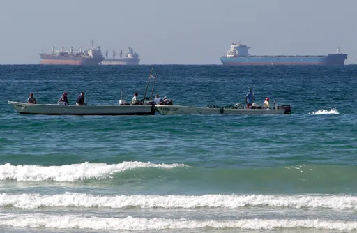 Schifffahrt erklärt Golf-Gewässer zu Kriegsgebiet - 20.000 festsitzende Seeleute