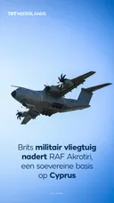 Een Brits militair vliegtuig nadert RAF Akrotiri, een Britse soevereine basis op Cyprus