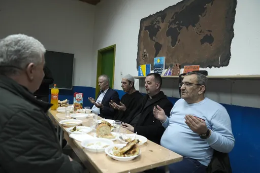 Prifti dhe imami në sofrën e iftarit: E ardhmja e Bosnjës e Hercegovinës është në bashkëjetesë
