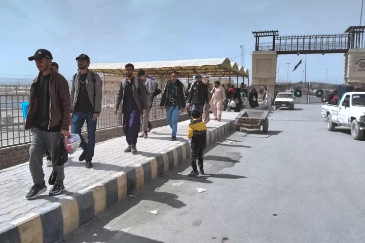 इजरायली मिसाइल के मलबे से ईरानी जलक्षेत्र में एक पाकिस्तानी मछुआरे की मौत।