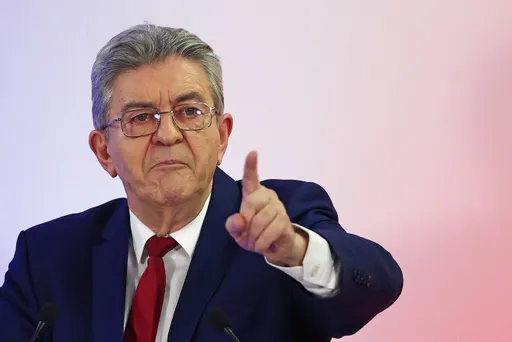 Municipales: Mélenchon fustige "l’armée des bras cassés" de la gauche hors-LFI