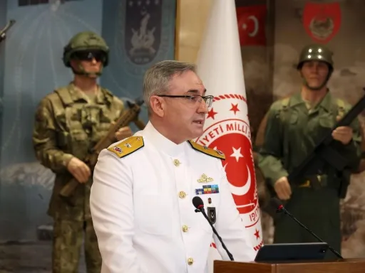 Ancara reserva-se o «direito de responder a atos hostis» para proteger a Türkiye