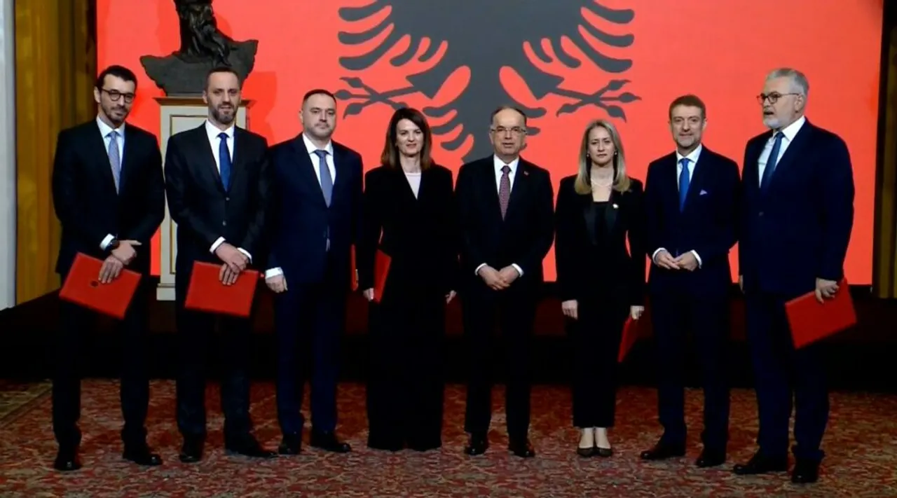 Betohen në Presidencë shtatë ministrat e rinj të kabinetit qeveritar të Shqipërisë