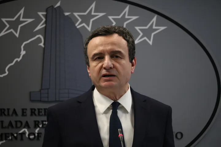 Kurti e konsideron jokushtetues dekretin e presidentes Osmani për shpërndarjen e Kuvendit