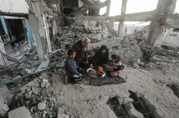 Кршливата врата на Рафах: Како „прекинот на огнот“ во Газа го прикрива продолжувањето на опсадата