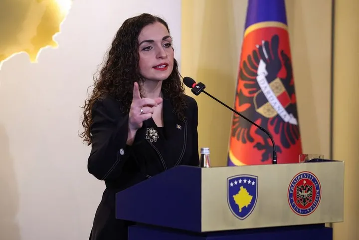 Самоопределување ја тужи Вјоса Османи за распуштањето на косовското собрание