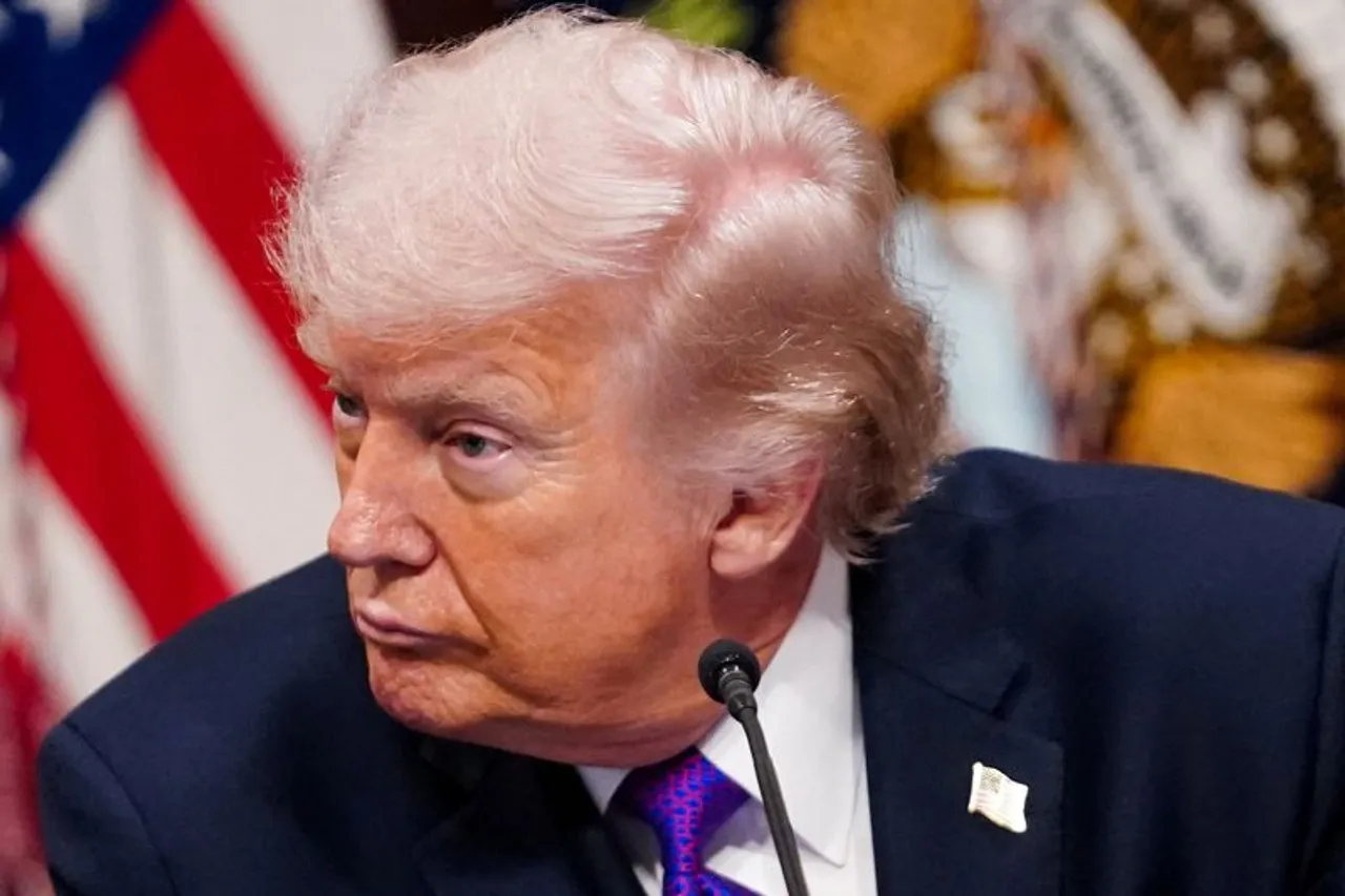 Trump descarta operación terrestre en Irán como “pérdida de tiempo”, mientras ataques no dan tregua