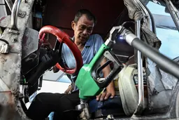 Harga minyak tembus $100 saat perang AS-Israel dan Iran memasuki hari ke-10. Berikut dampaknya