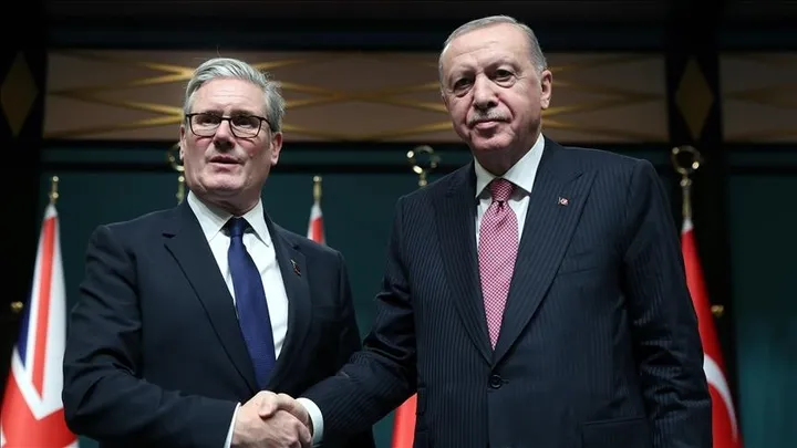 Erdoğan bisedon me Starmer, paralajmëron se sulmet ndaj Iranit kërcënojnë stabilitetin global