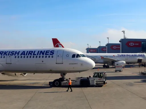 Türkiye prolonga suspensão de voos para vários países do Médio Oriente devido ao conflito regional