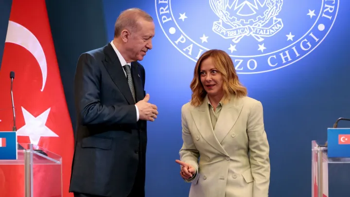 Ärdoğan häm Meloni töbäktäge kiyerenkeleklär turında söyläşte