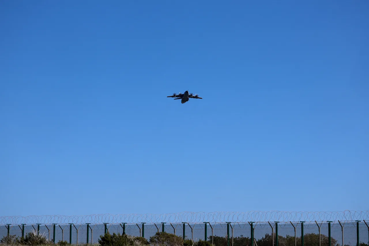 뉴질랜드, 중국 근처 군용 초계기 옹호