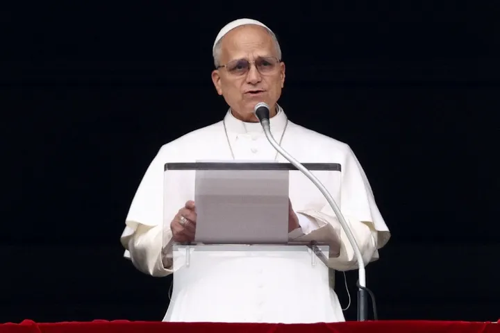 Papa u bën thirrje mediave të tregojnë realitetin e luftës