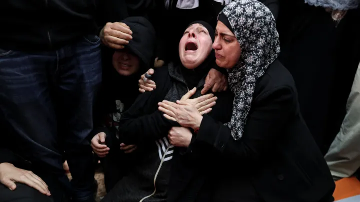 Израилдик отурукташуучулар басып алынган Батыш Шериада үч палестиналыкты набыт кылышты