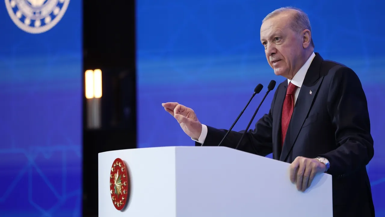 R.T.Ərdoğan regional gərginlikləri müzakirə etmək üçün N.Bərzani ilə telefon danışığı aparıb