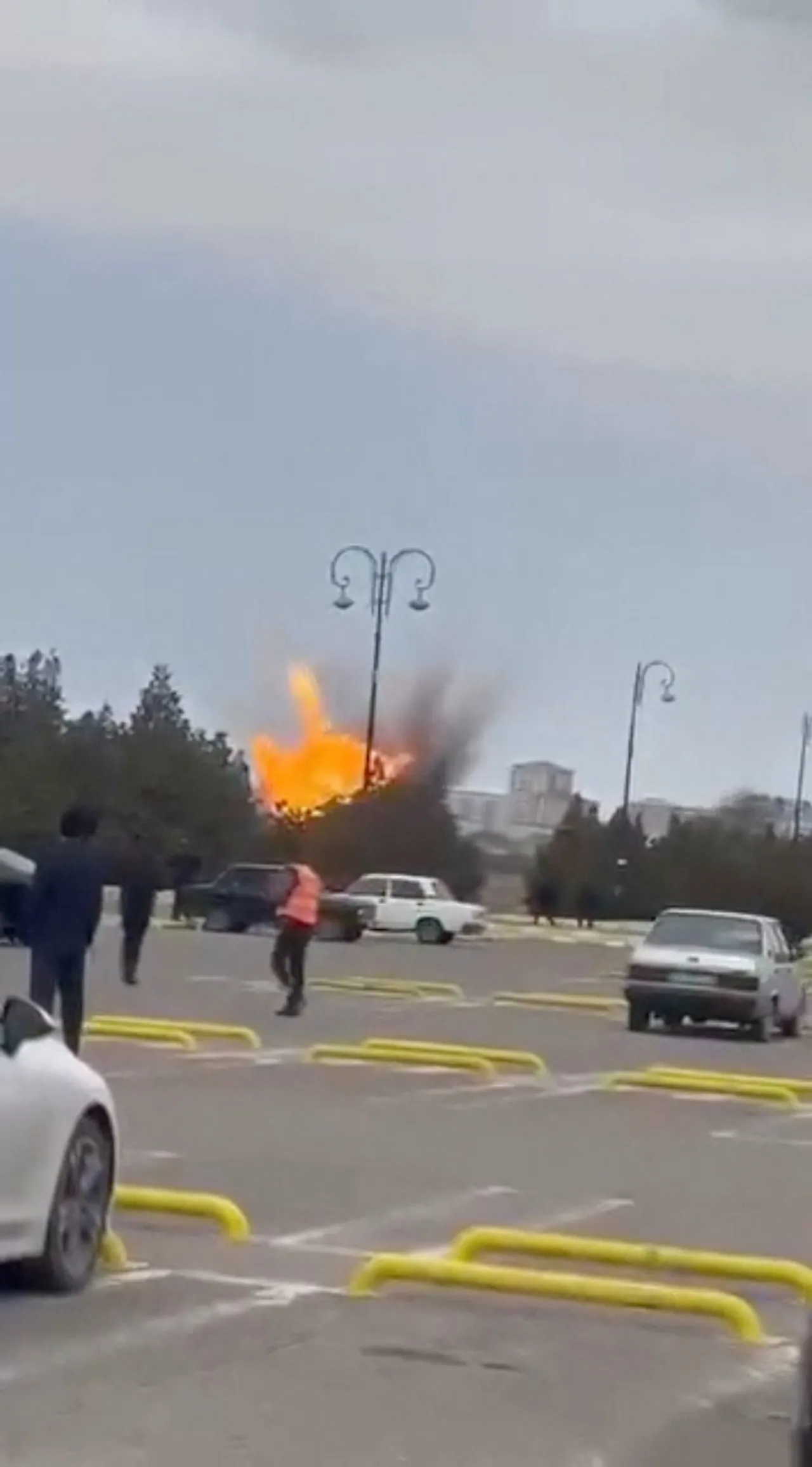 Азербайджан открыл границу — но не простил