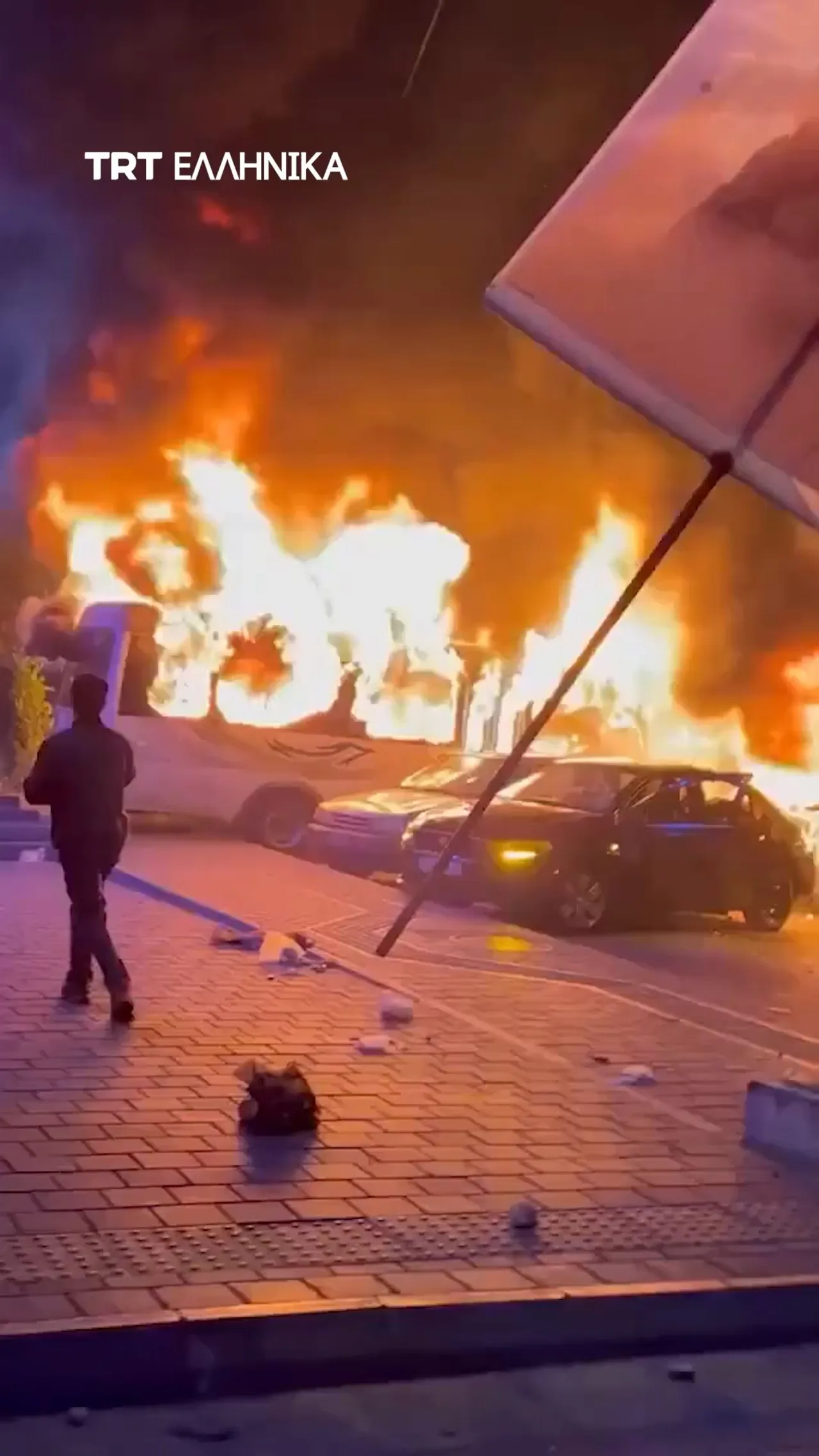 Ιρανικοί πύραυλοι έπληξαν το Τελ Αβίβ, ξέσπασαν πυρκαγιές στην πόλη