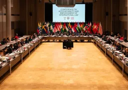 Dapatkah hukum internasional diberlakukan terhadap Israel? Empat puluh negara bertemu di Den Haag untuk mencoba