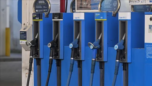 Çmimet e naftës kalojnë 100 dollarë për fuçi për herë të parë që nga viti 2022