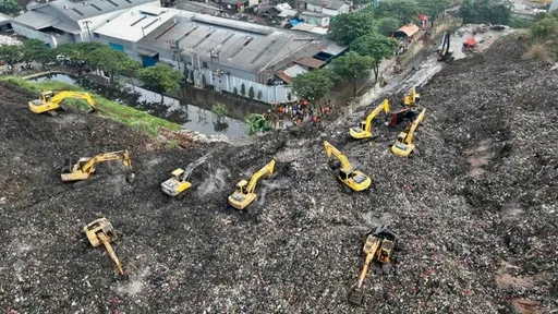 Longsor di TPA Bantargebang tewaskan empat orang, pencarian korban berlanjut