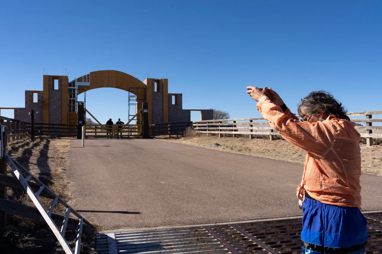 ԱՄՆ քննիչները խուզարկություն են սկսել Էպշտեյնի Նյու Մեքսիկոյում գտնվող ռանչոյում՝ բռնության մեղադրան