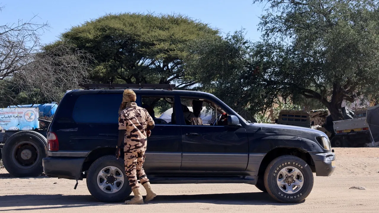 Chad shuts border with Sudan to reassert neutrality