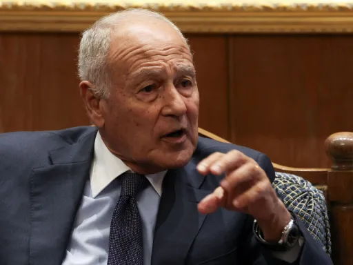 Chefe da Liga Árabe diz que os ataques do Irão a Estados-membros são 'imprudentes'