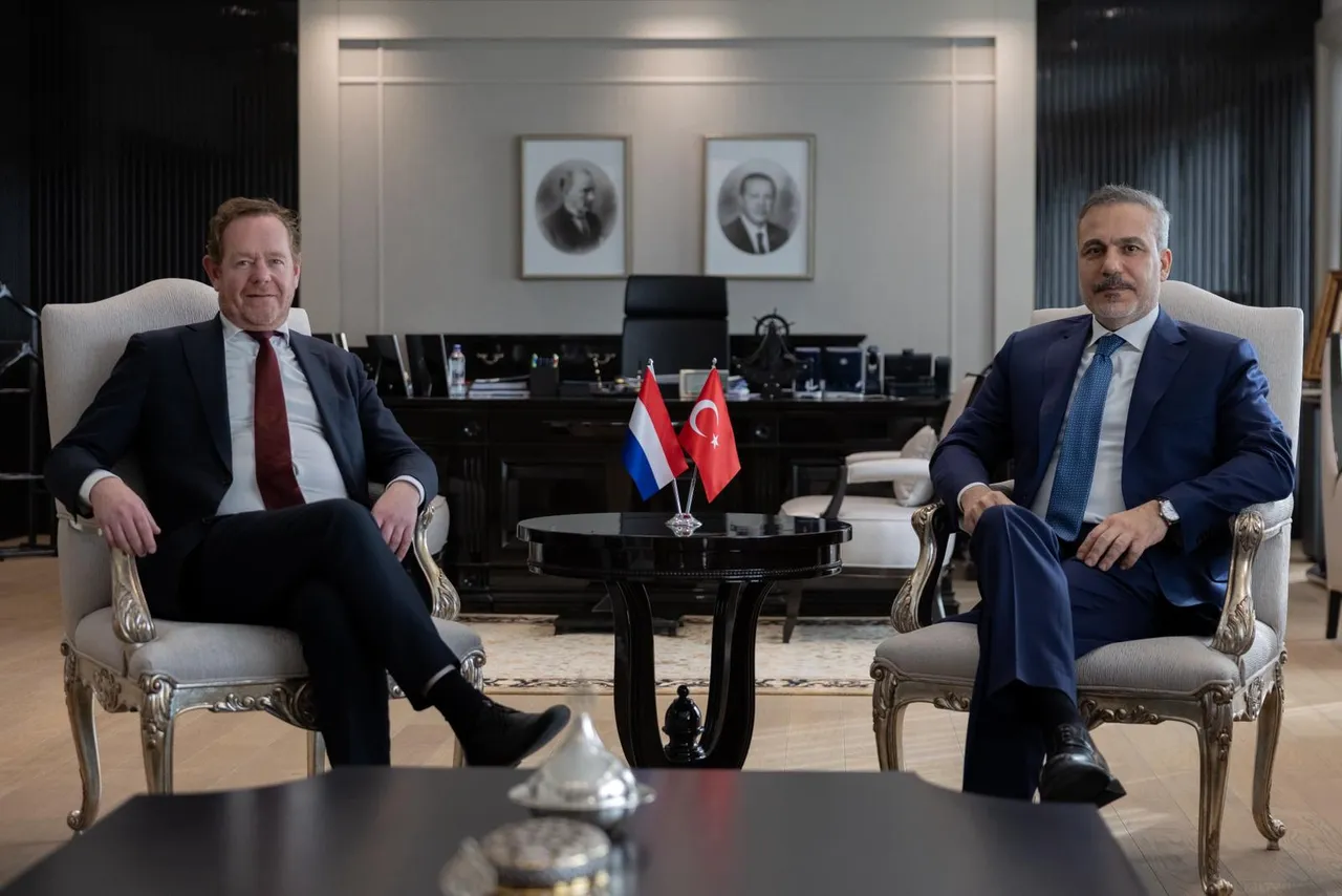 Kryediplomati turk takon homologun e tij holandez