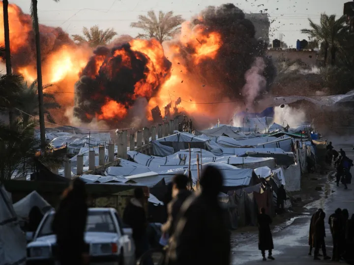 ارتش اسرائیل با وجود آتش‌بس، به حملات در سراسر غزه ادامه می‌دهد